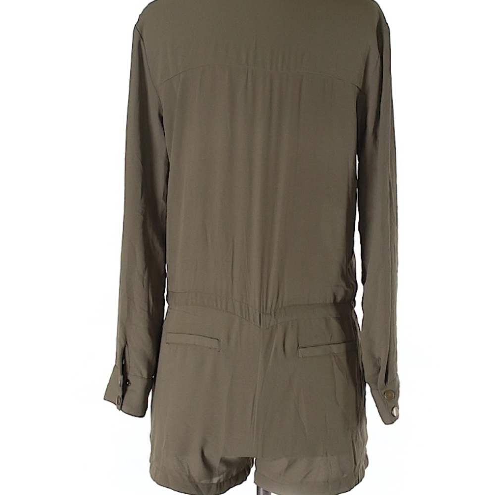 Lulu’s Romper - Picture 2 of 8